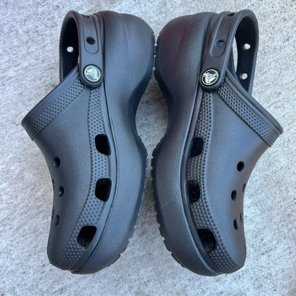 CROCS Women’s CLASSIC Platform Clog Black US size 7 Clogs Slides